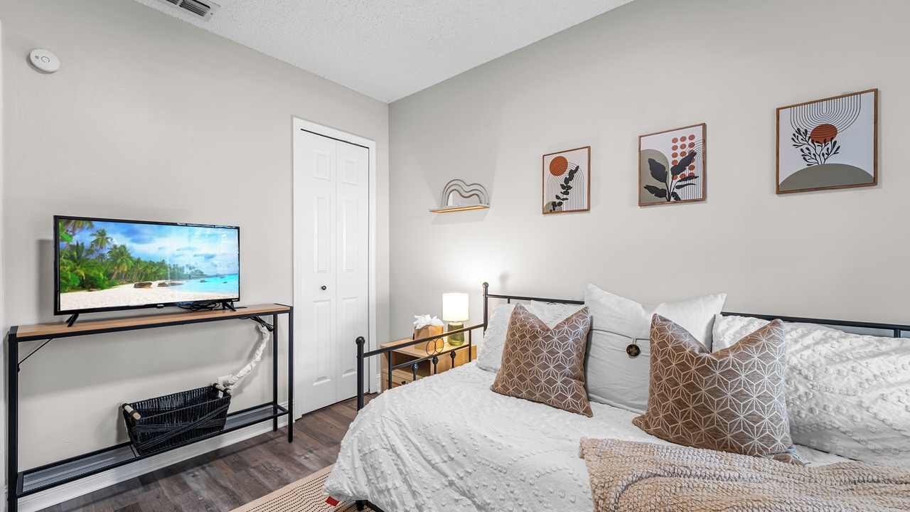 Photo of Bedroom in Lake St. George