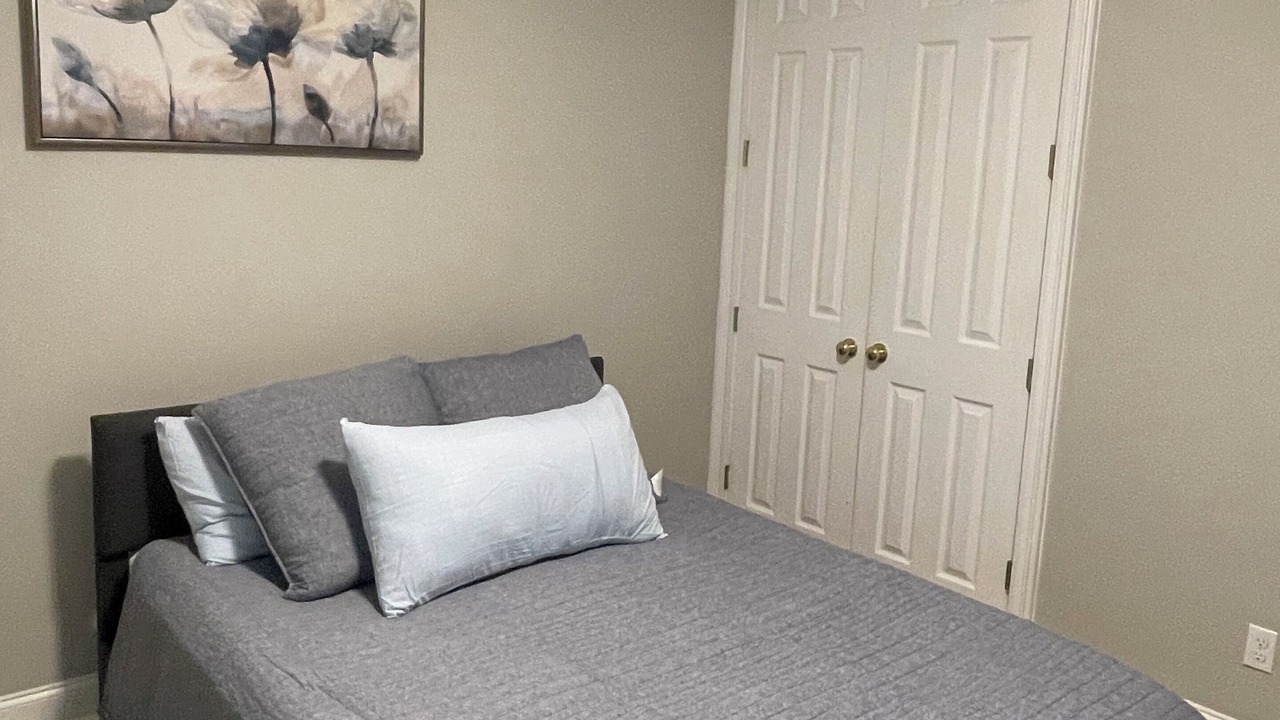 Photo of Bedroom in Sunshine
