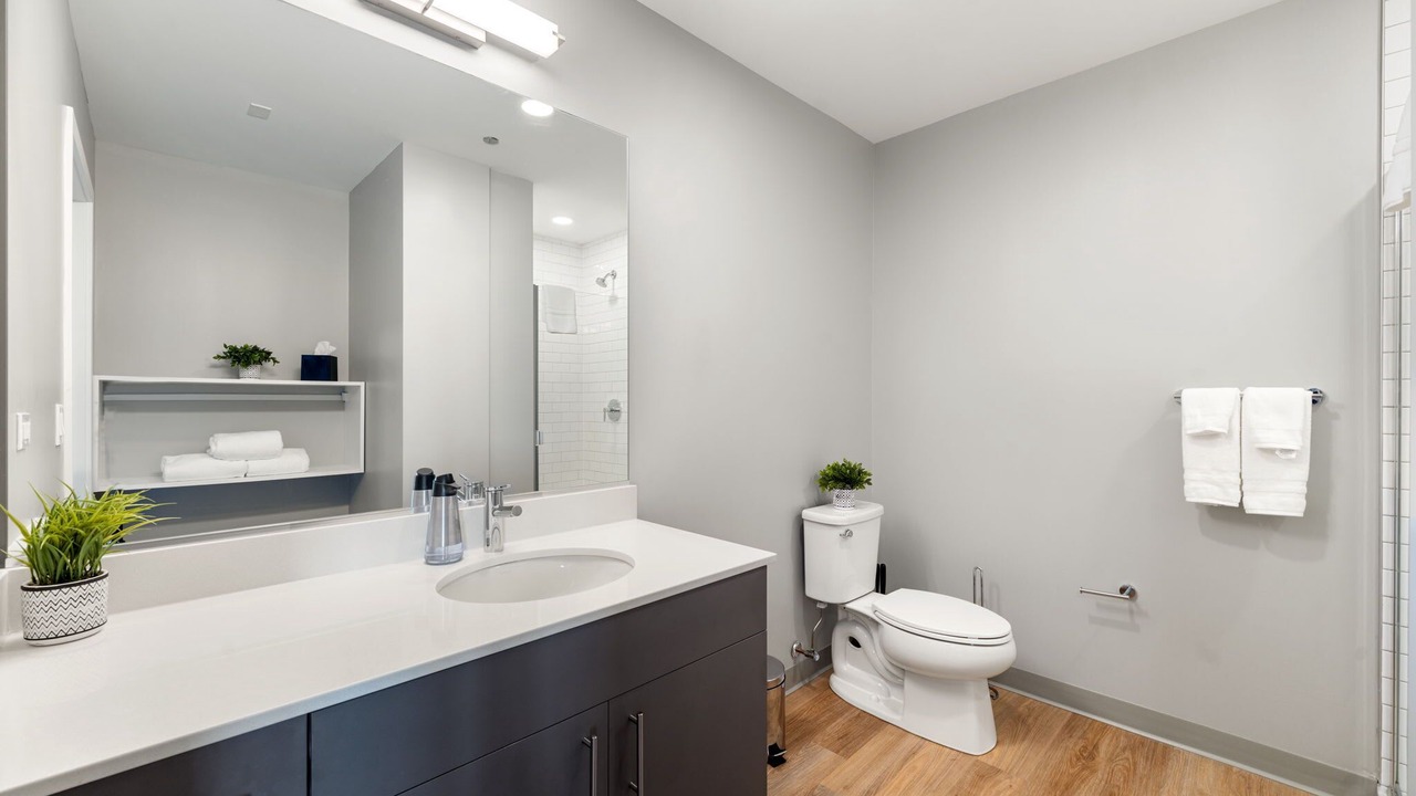 Photo of Bathroom in River North