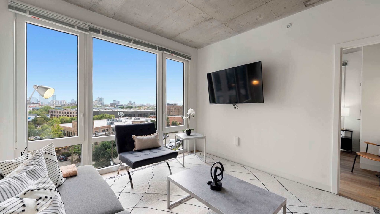 Photo of Livingroom in River North