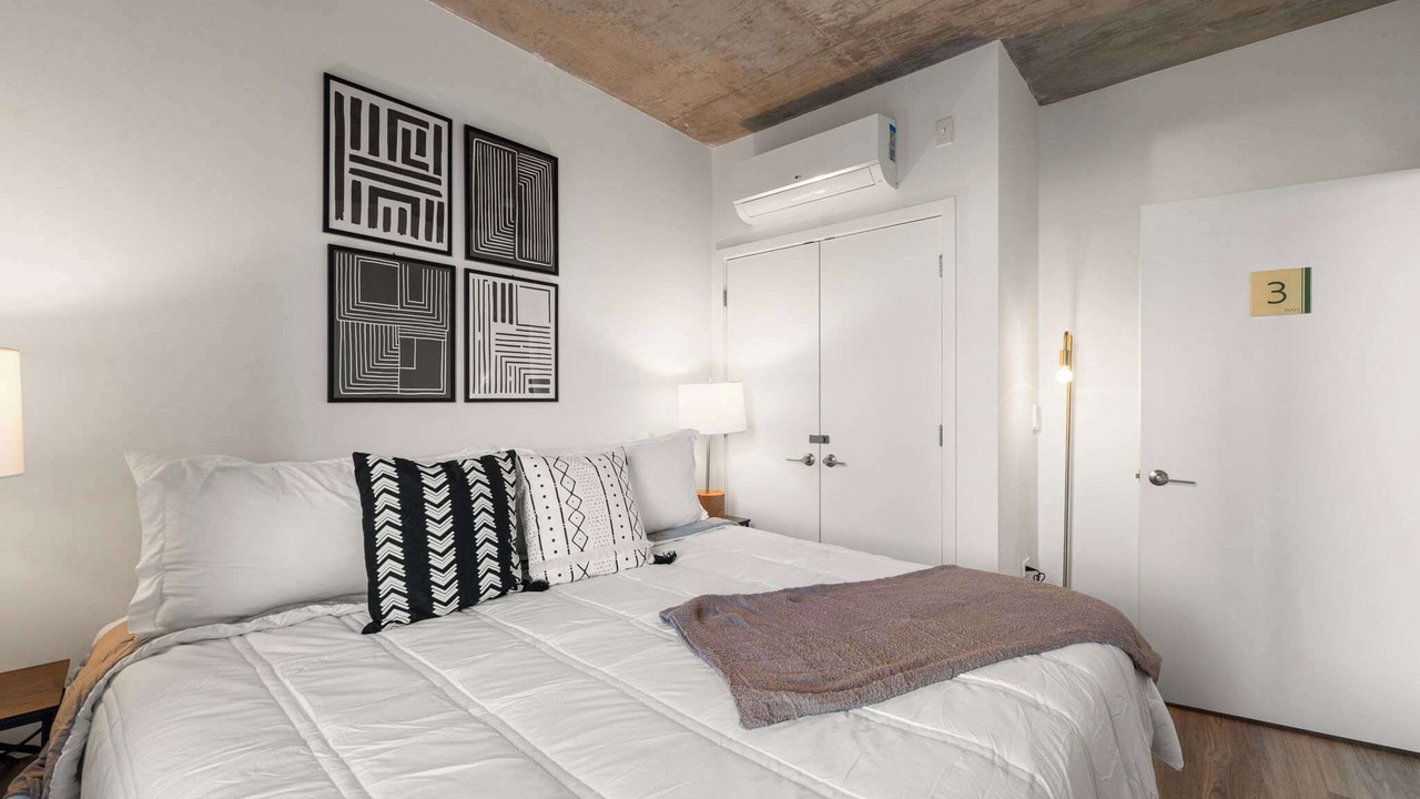 Photo of Bedroom in River North