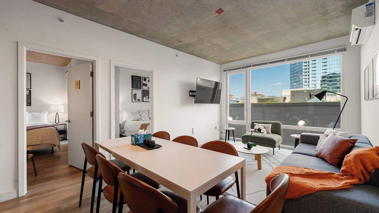 Photo of Livingroom in River North