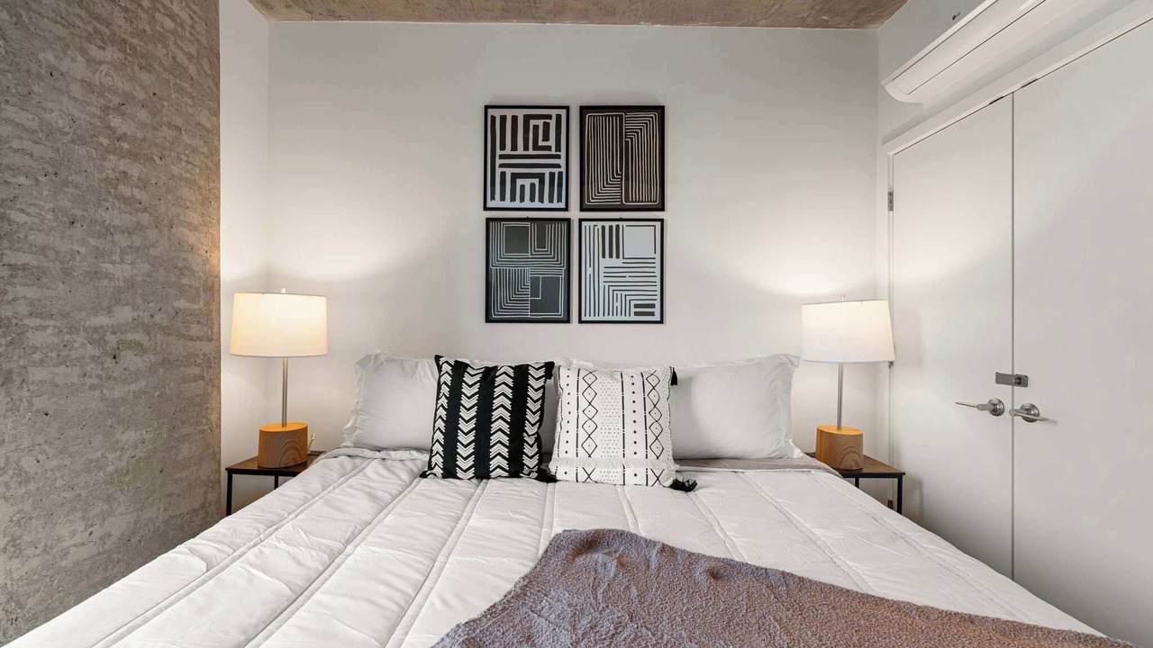 Photo of Bedroom in River North
