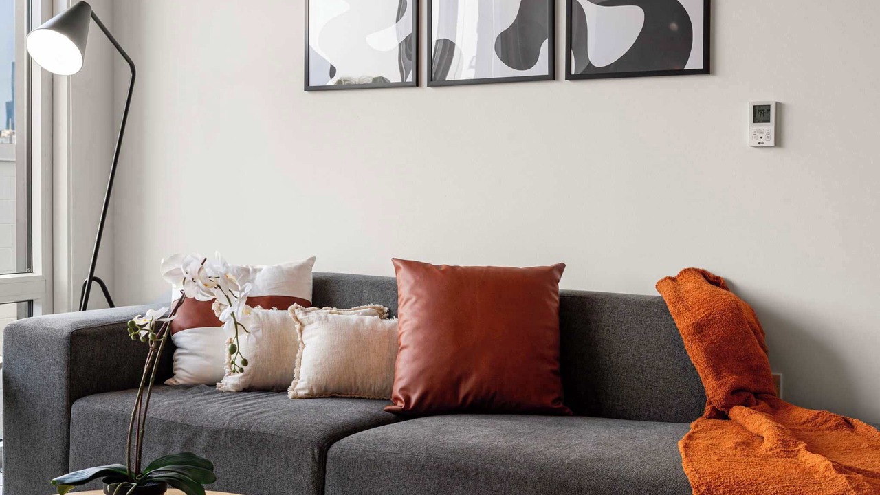 Photo of Livingroom in River North