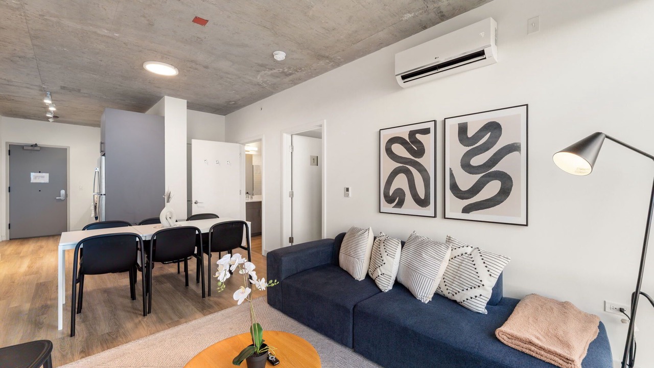 Photo of Livingroom in River North