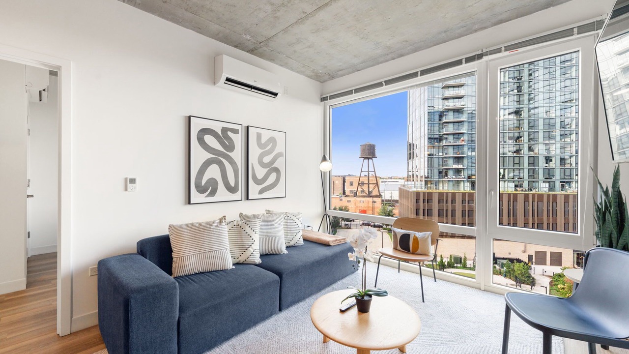 Photo of Livingroom in River North