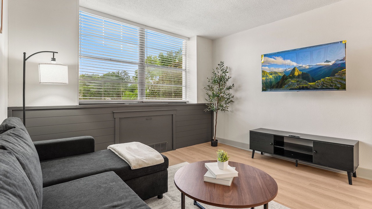 Photo of Livingroom in Central Gardens