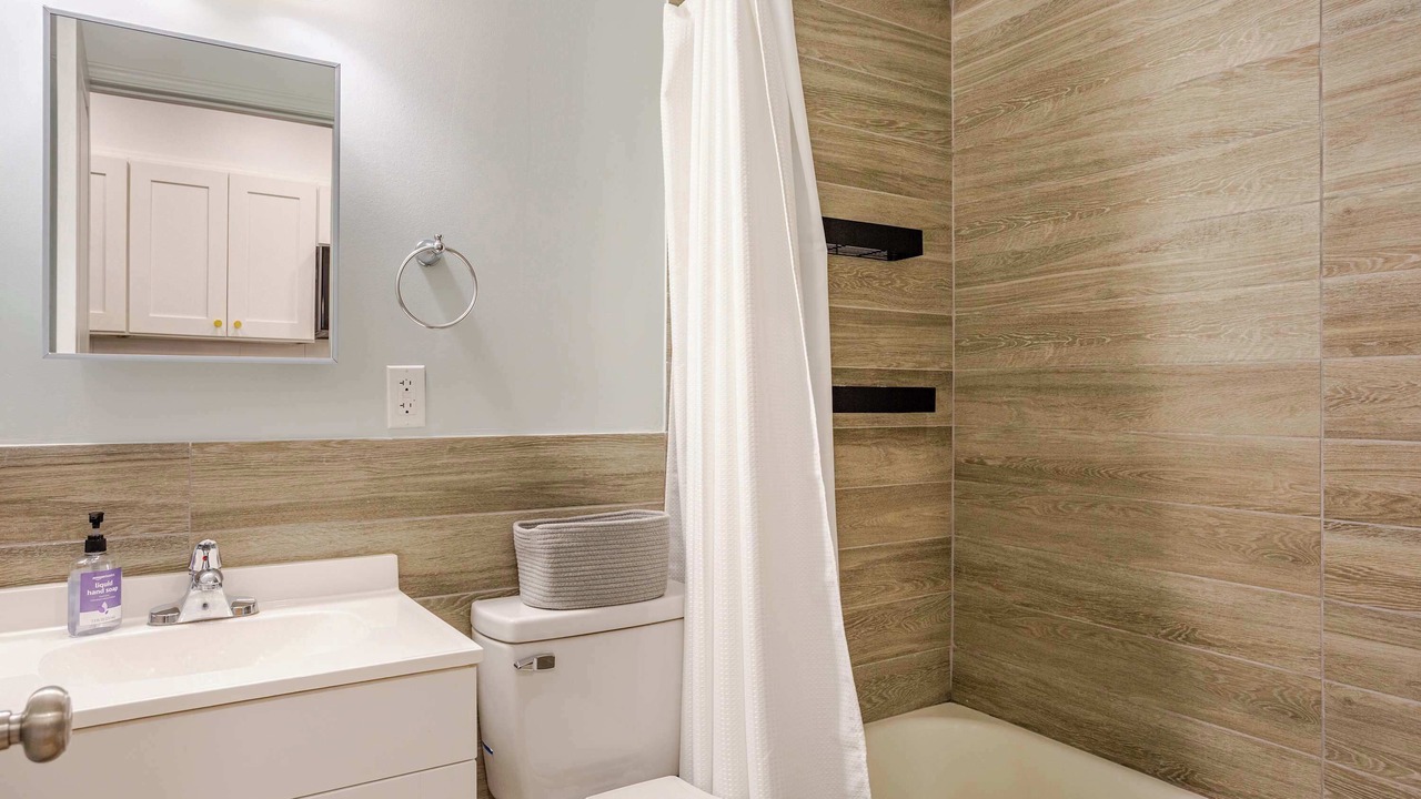 Photo of Bathroom in West Poplar