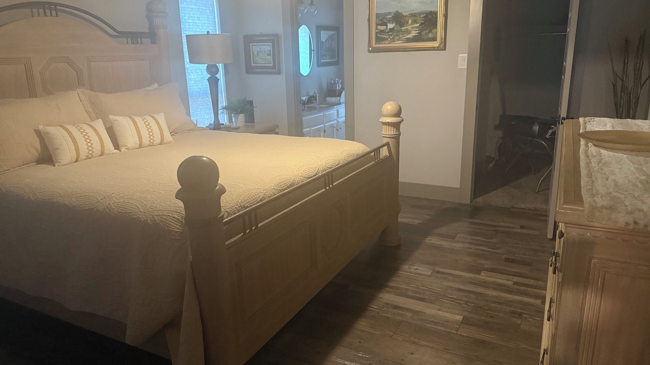Photo of Bathroom in North Central Thousand Oaks