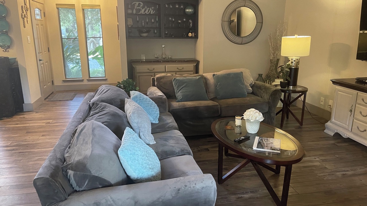 Photo of Livingroom in North Central Thousand Oaks