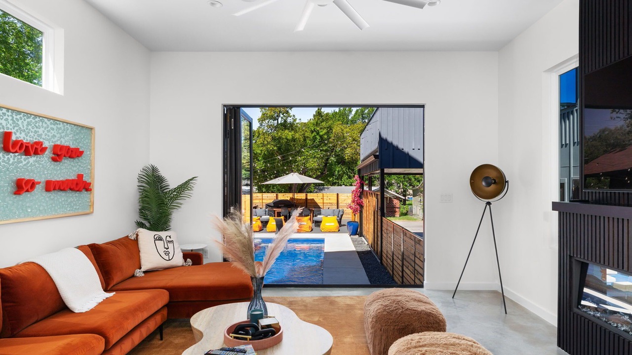 Photo of Livingroom in Chestnut