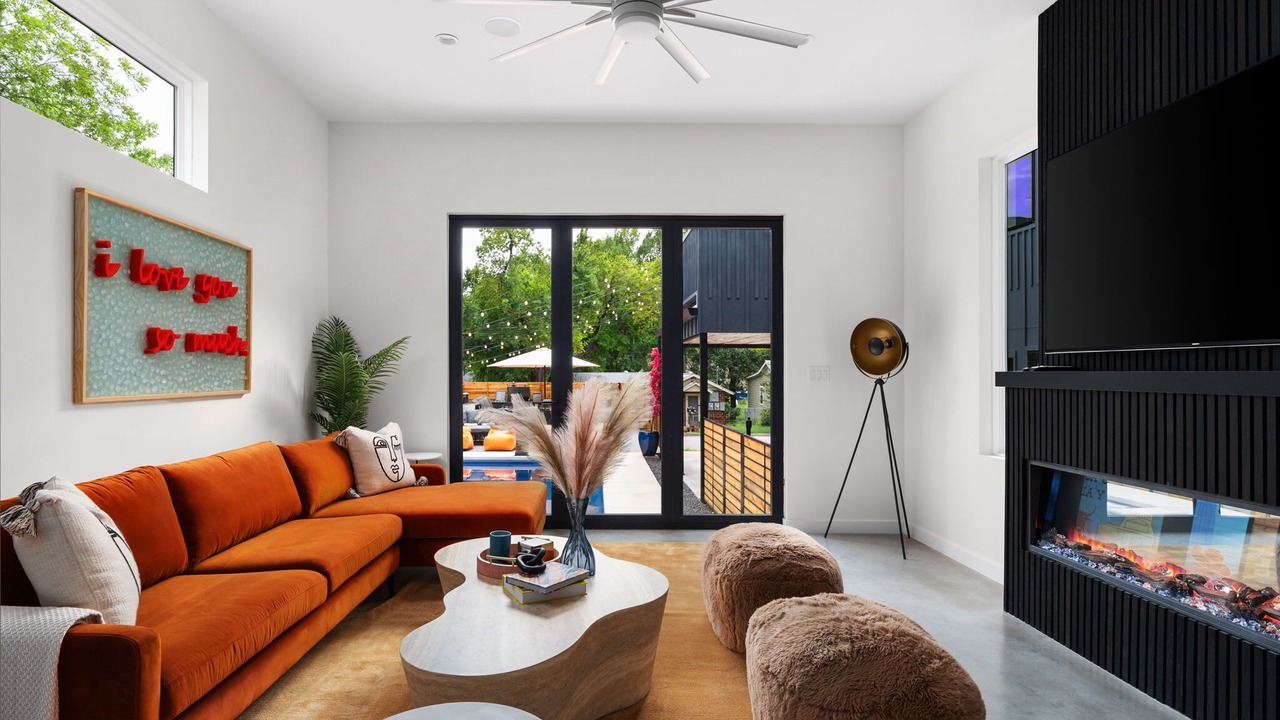 Photo of Livingroom in Chestnut