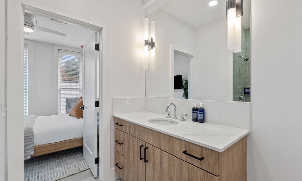 Photo of Bathroom in Main - Military Plaza