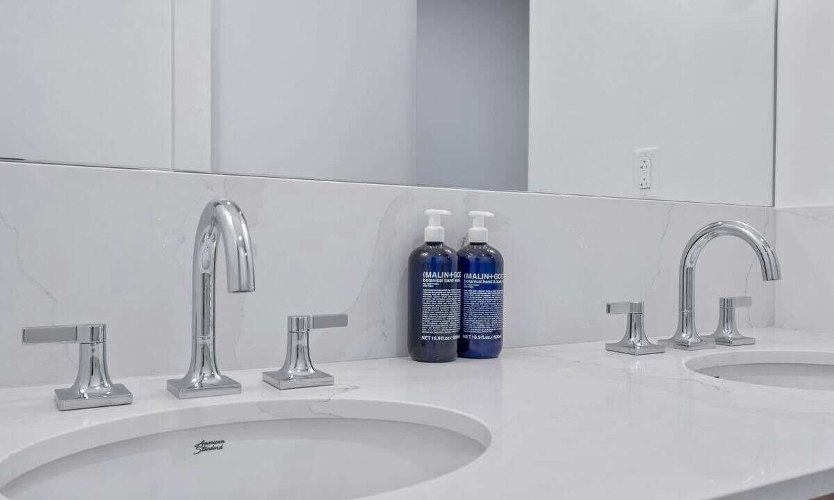 Photo of Bathroom in Main - Military Plaza
