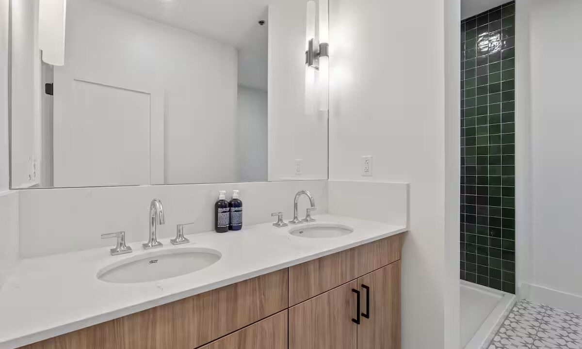 Photo of Bathroom in Main - Military Plaza