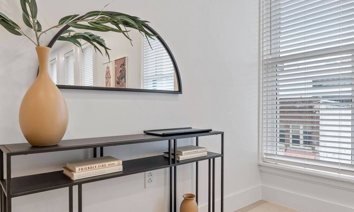 Photo of Bedroom in Main - Military Plaza