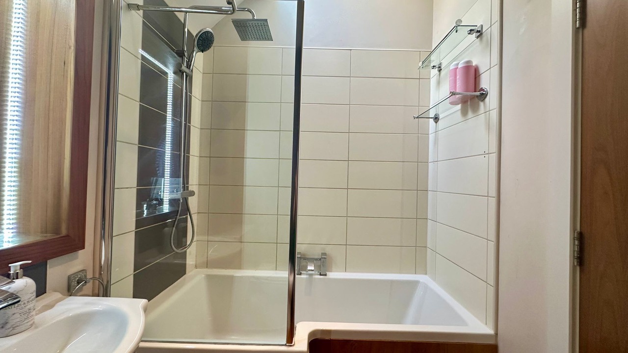 Photo of Bathroom in Begbroke