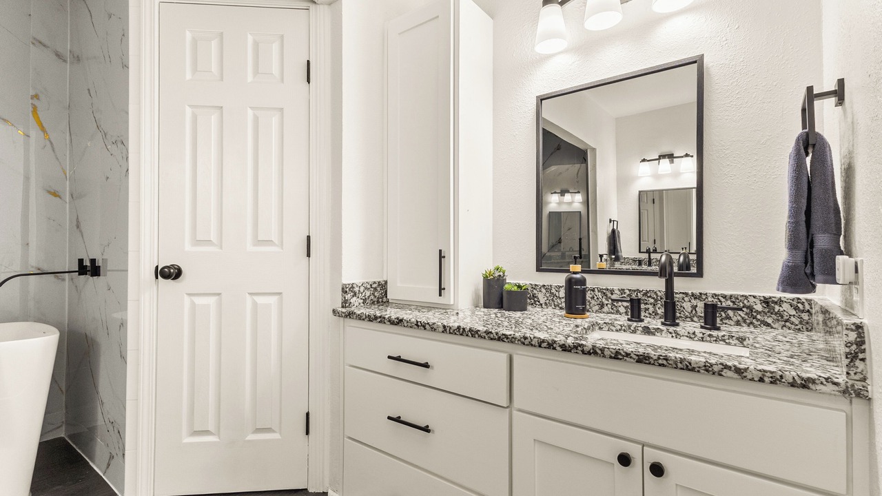 Photo of Bathroom in Vance Jackson