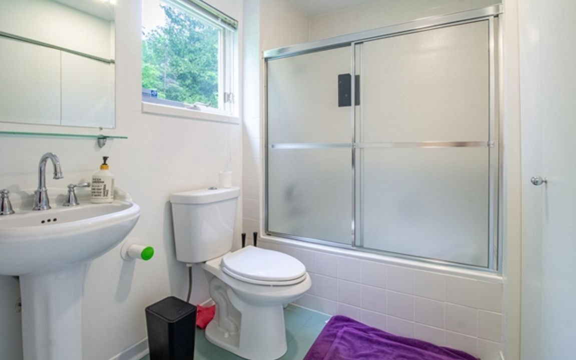 Photo of Bathroom in Lanark Highlands