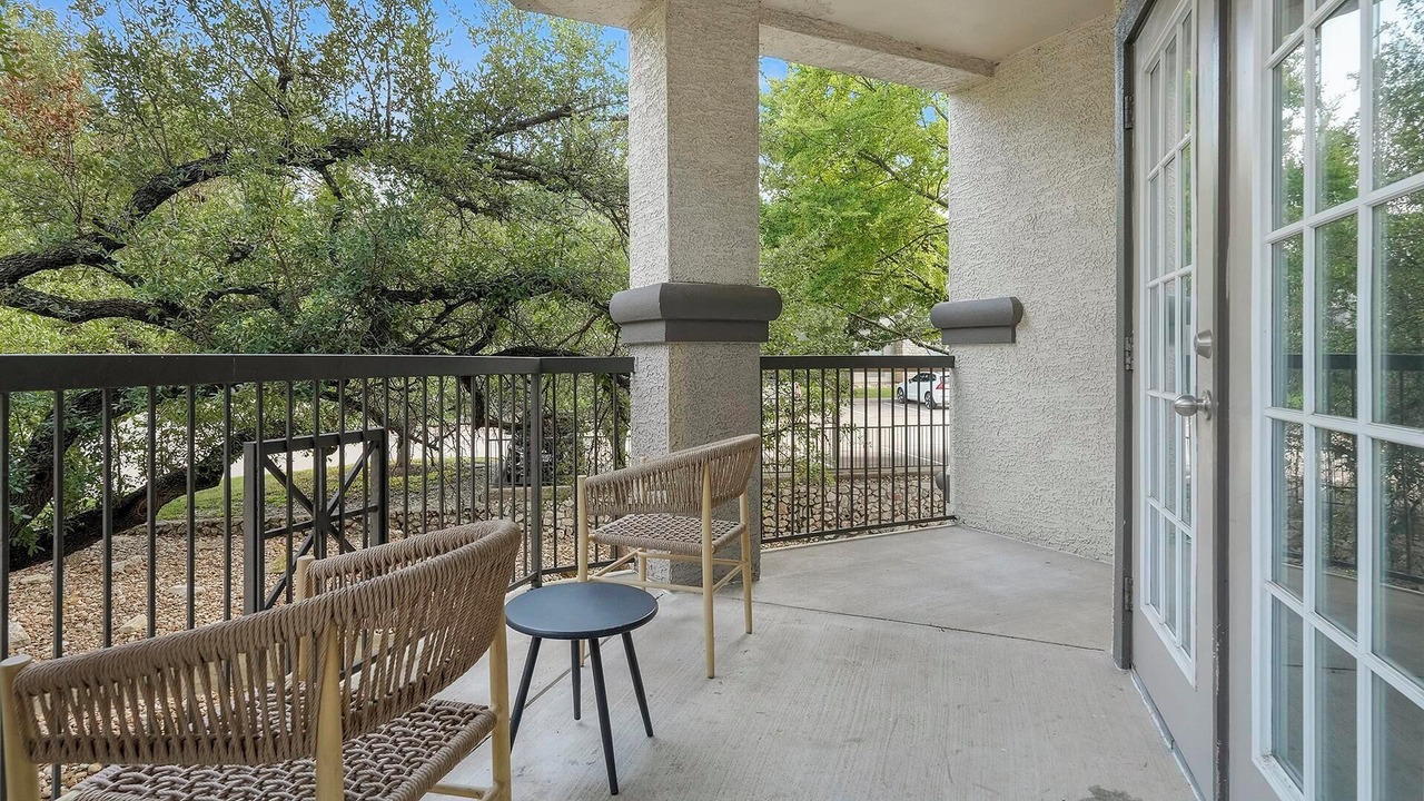 Photo of Patio Balcony in Falconhead