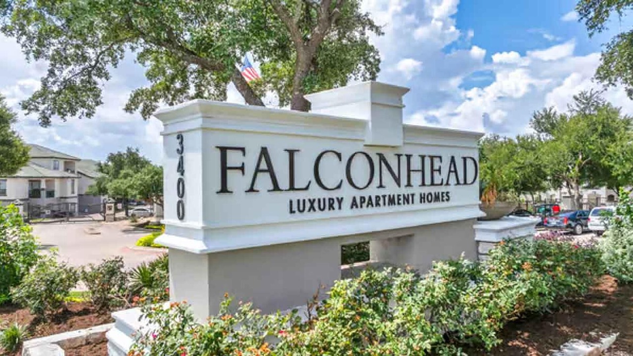 Photo of Outdoor in Falconhead