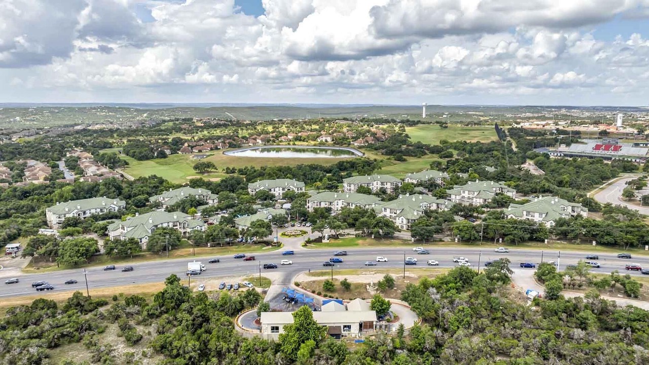Photo of Outdoor in Falconhead