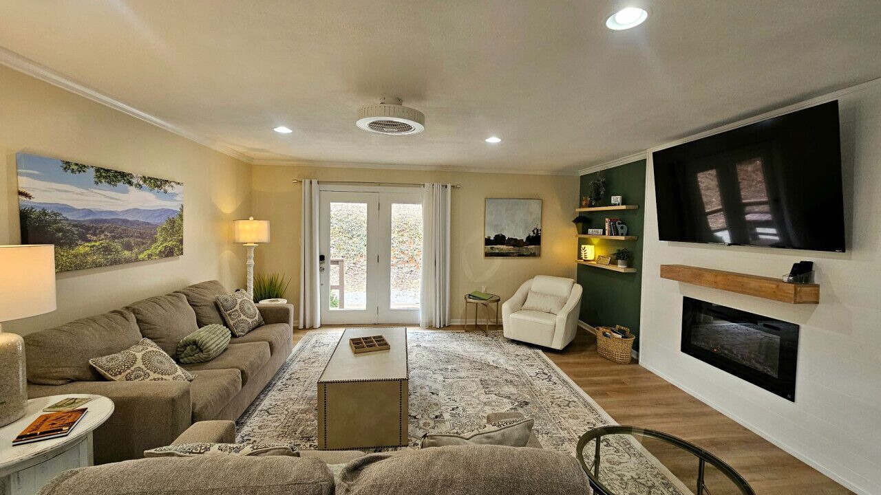 Photo of Bedroom in Ashley Oaks