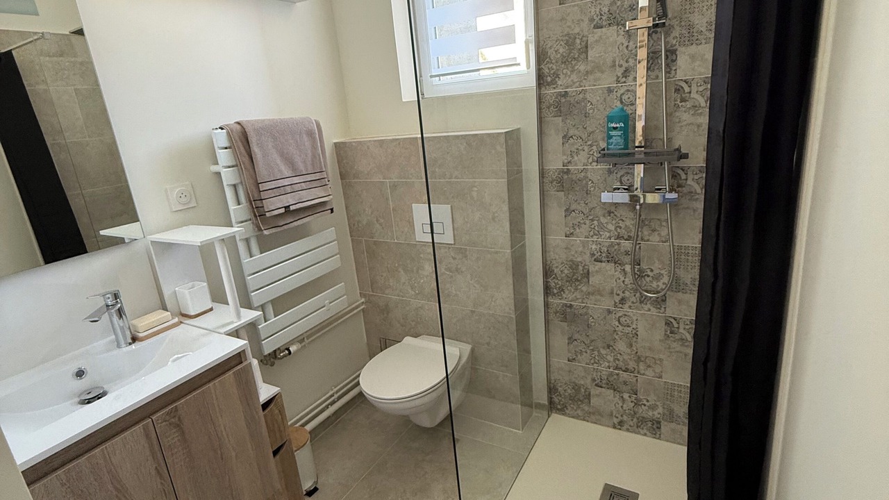 Photo of Bathroom in Avallon