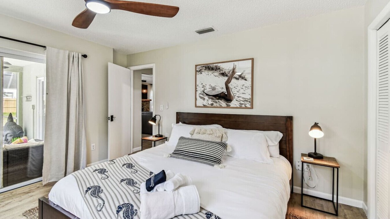 Photo of Bedroom in Mount Plymouth
