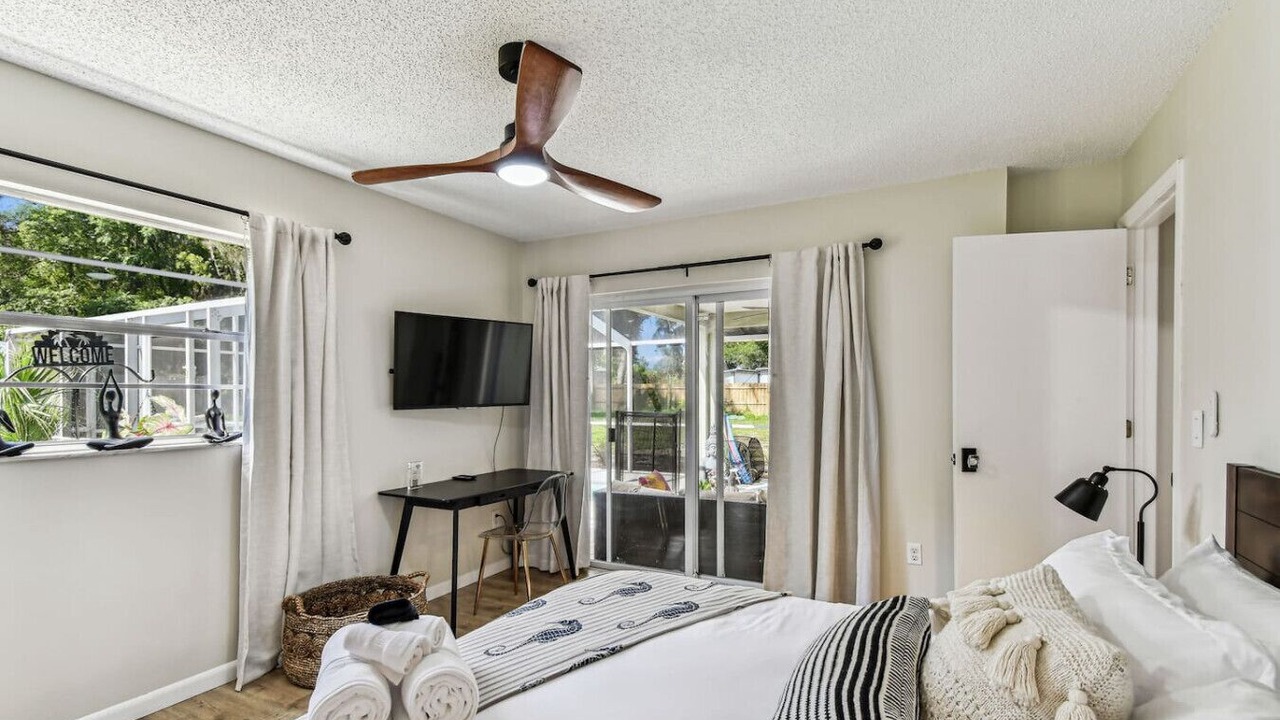 Photo of Bedroom in Mount Plymouth
