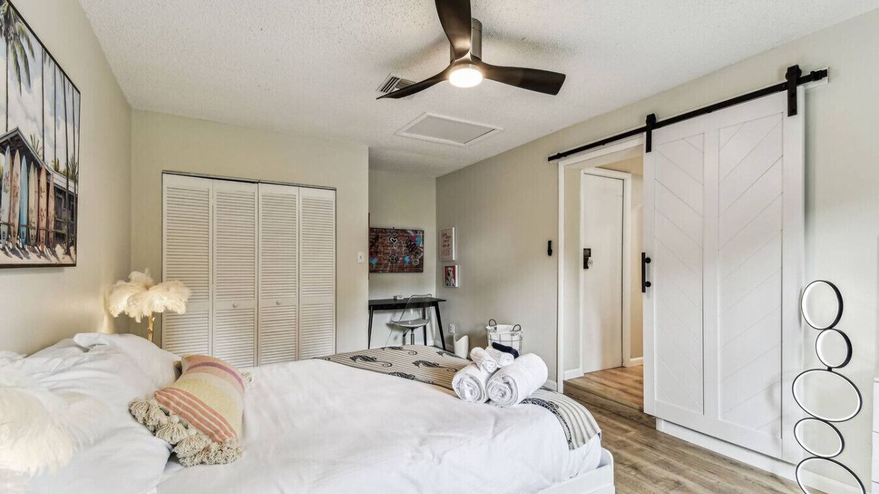 Photo of Bedroom in Mount Plymouth