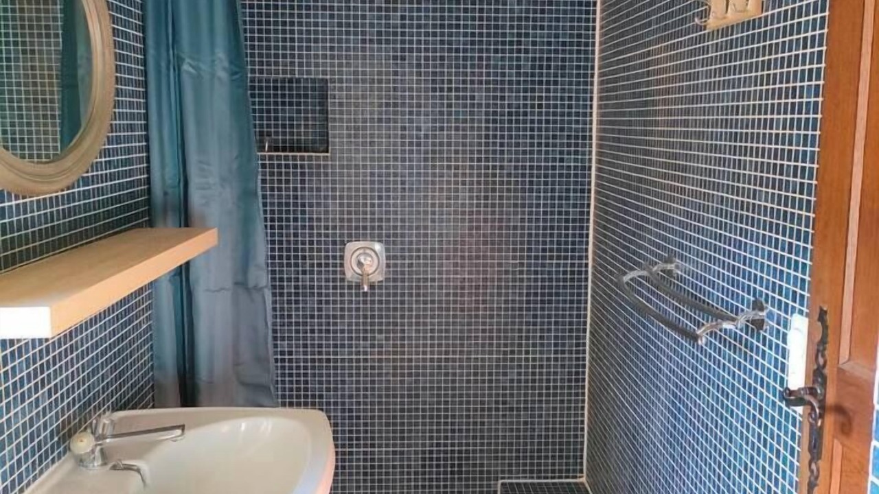 Photo of Bathroom in St-Christophe-sur-Avre