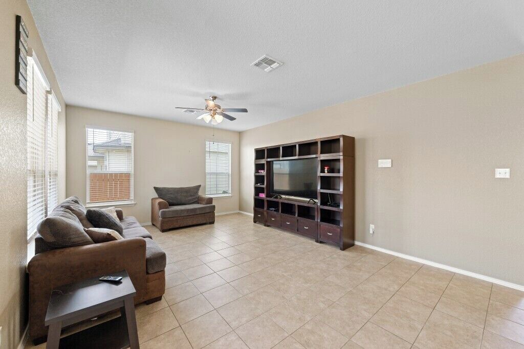Photo of Livingroom in Williamson County