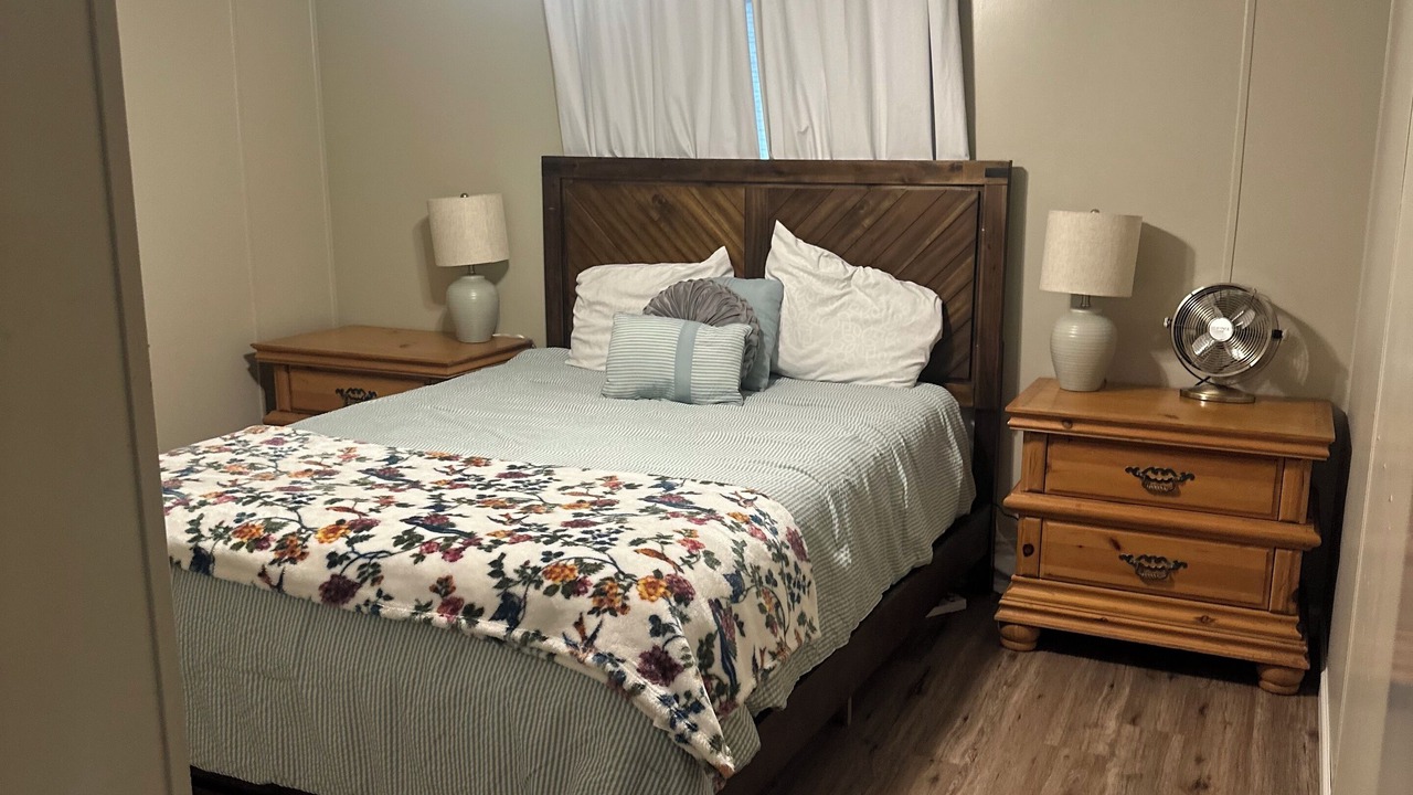 Photo of Bedroom in Navarro County