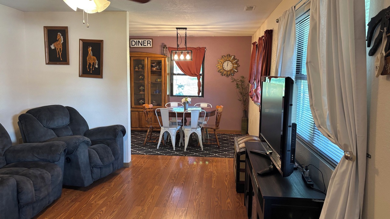 Photo of Livingroom in Urbana