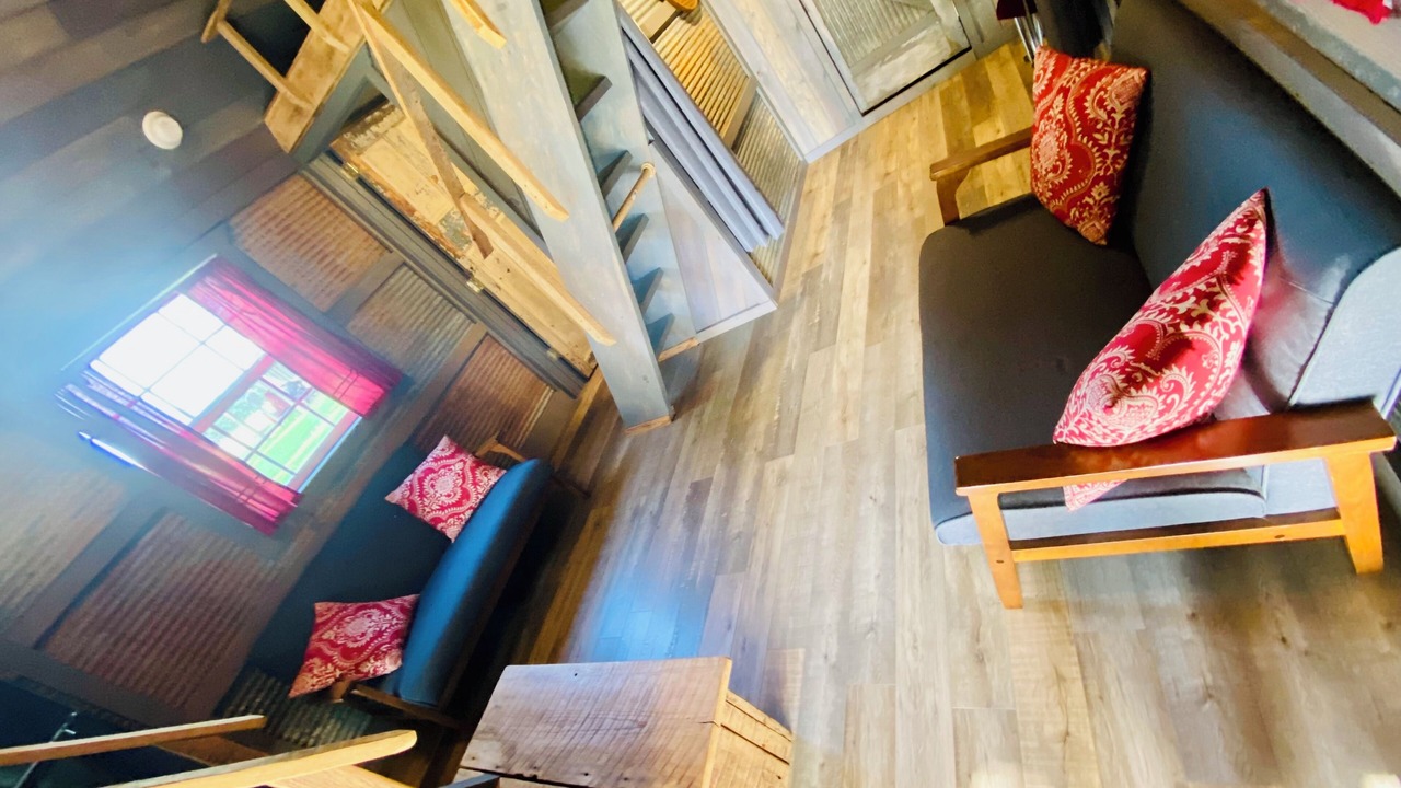 Photo of Livingroom in Compton
