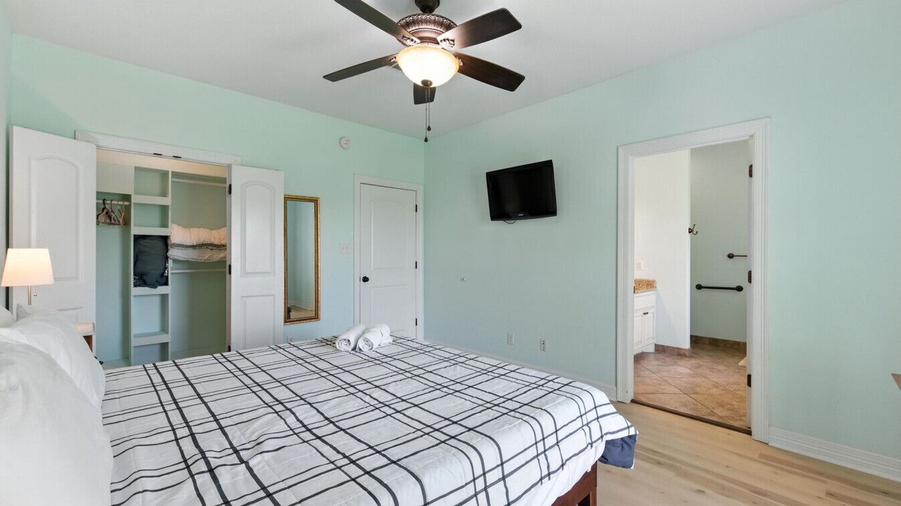 Photo of Bedroom in Port Bolivar