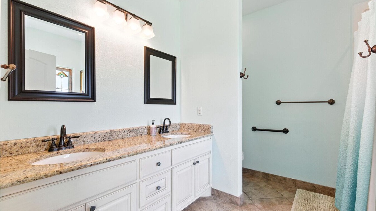 Photo of Bathroom in Port Bolivar