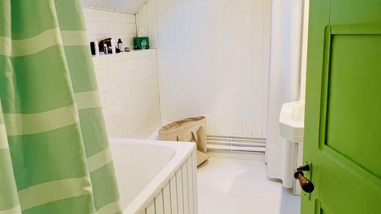 Photo of Bathroom in Guainville
