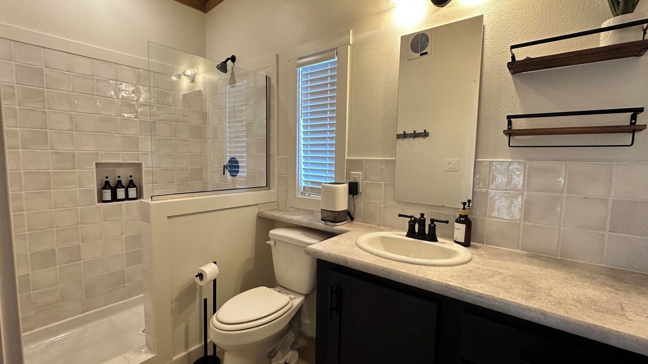 Photo of Bathroom in Dogwood