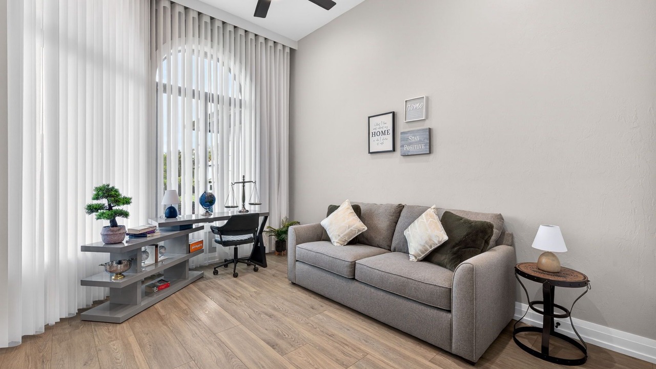 Photo of Livingroom in Palm River Estates