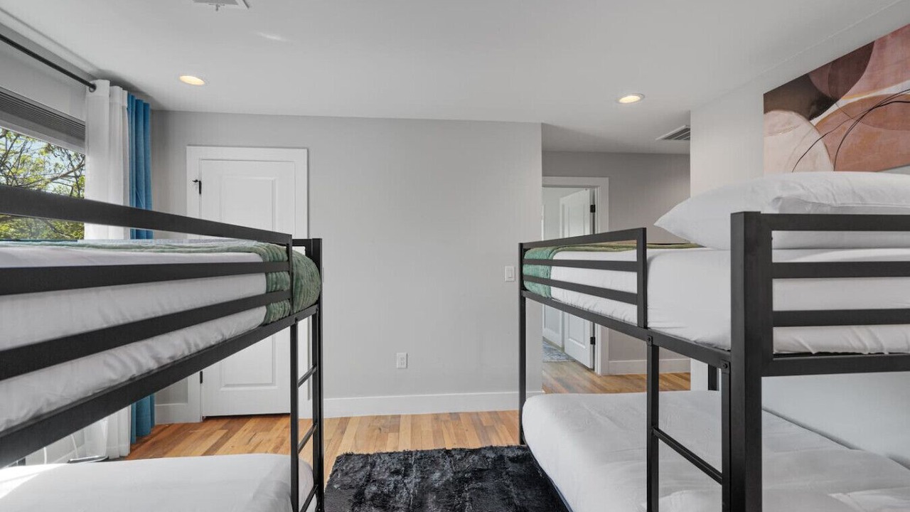 Photo of Bedroom in University Hills and Windsor Park