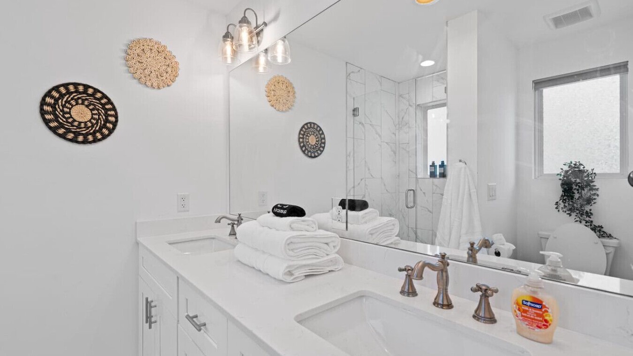 Photo of Bathroom in University Hills and Windsor Park