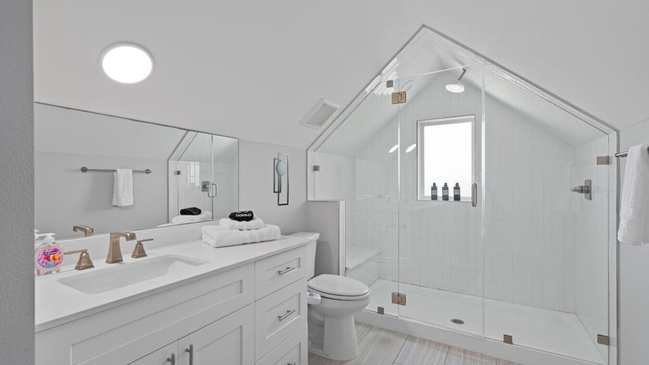 Photo of Bathroom in University Hills and Windsor Park