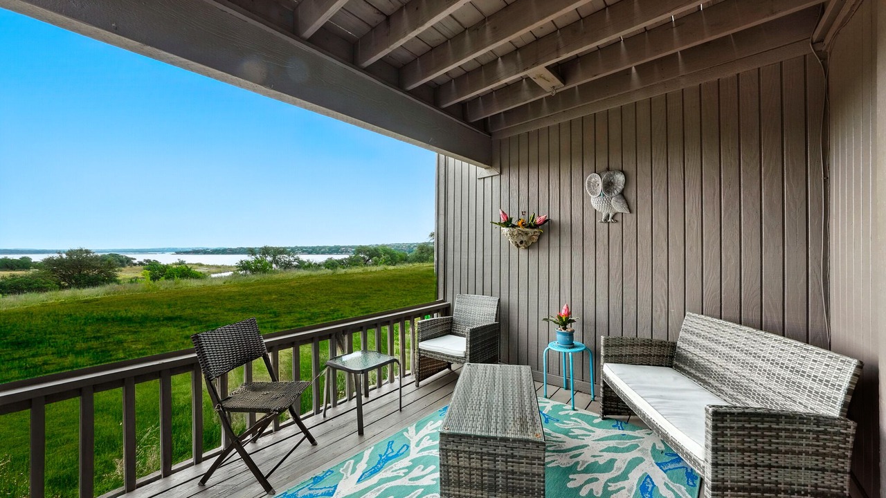 Photo of Patio Balcony in Point Venture
