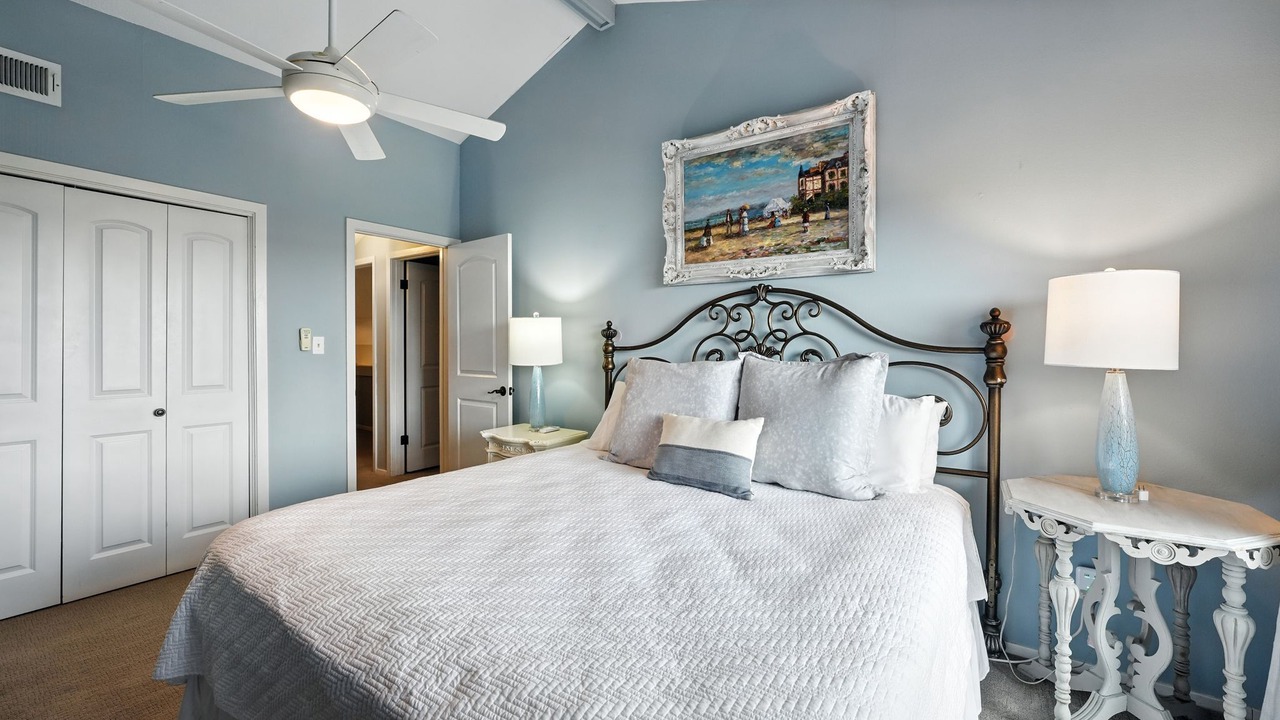 Photo of Bedroom in Point Venture