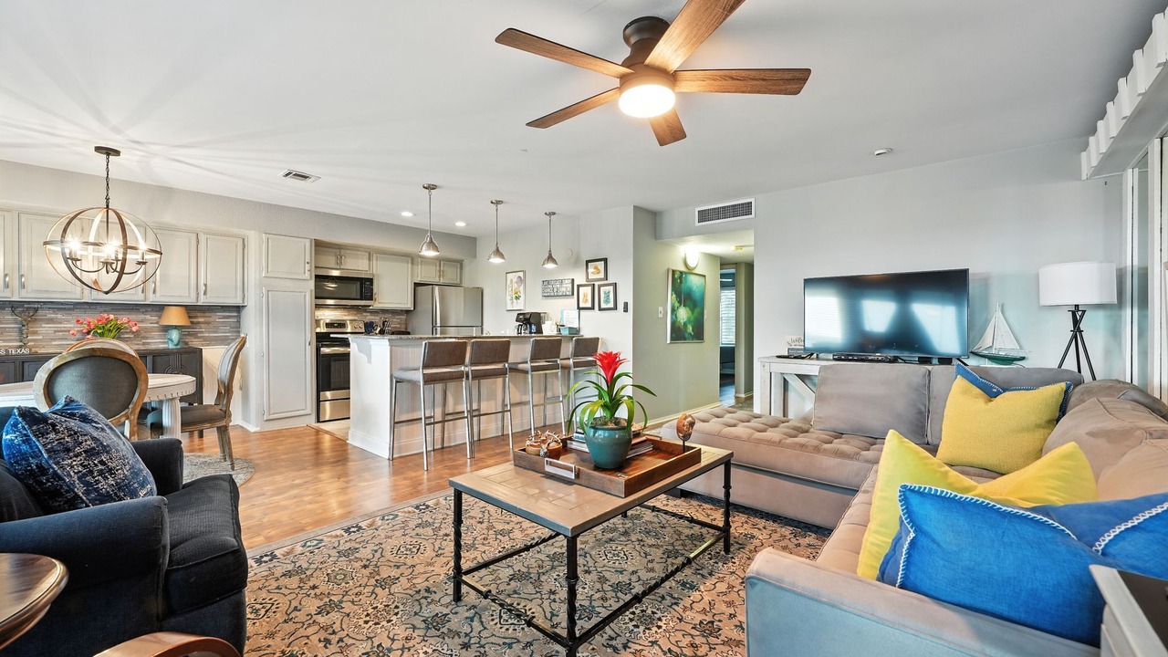 Photo of Livingroom in Point Venture