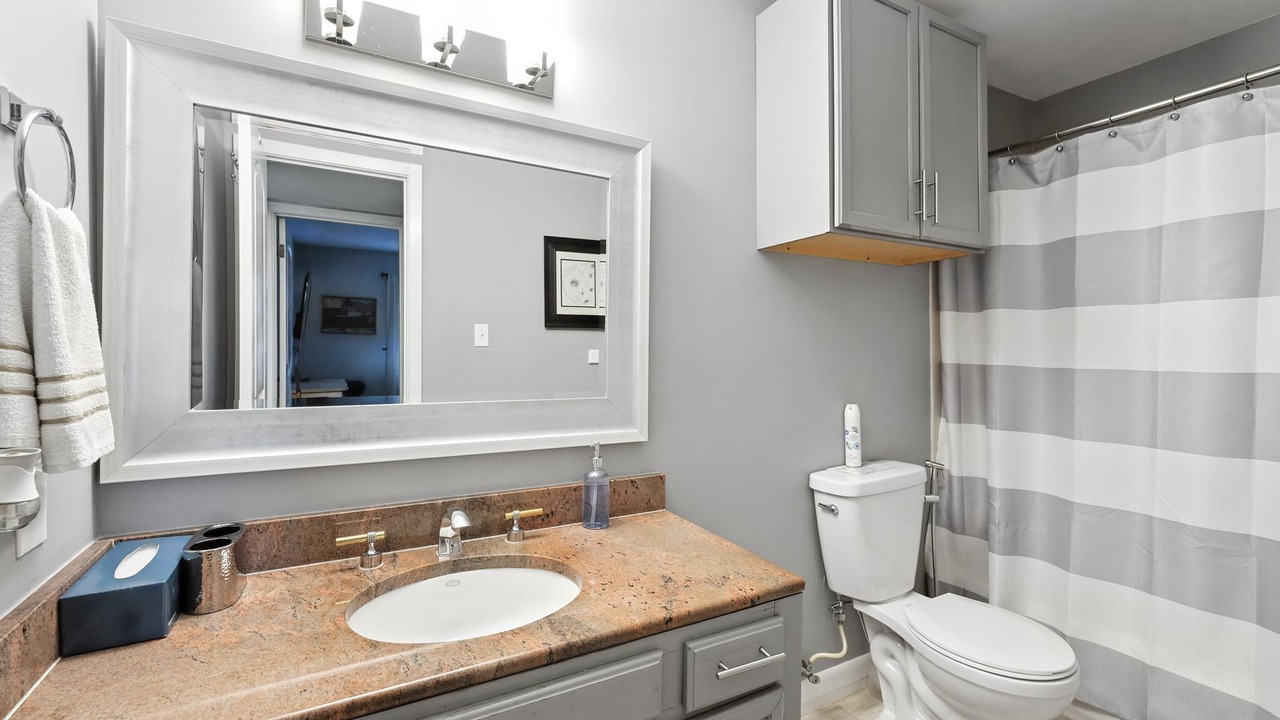 Photo of Bathroom in Point Venture