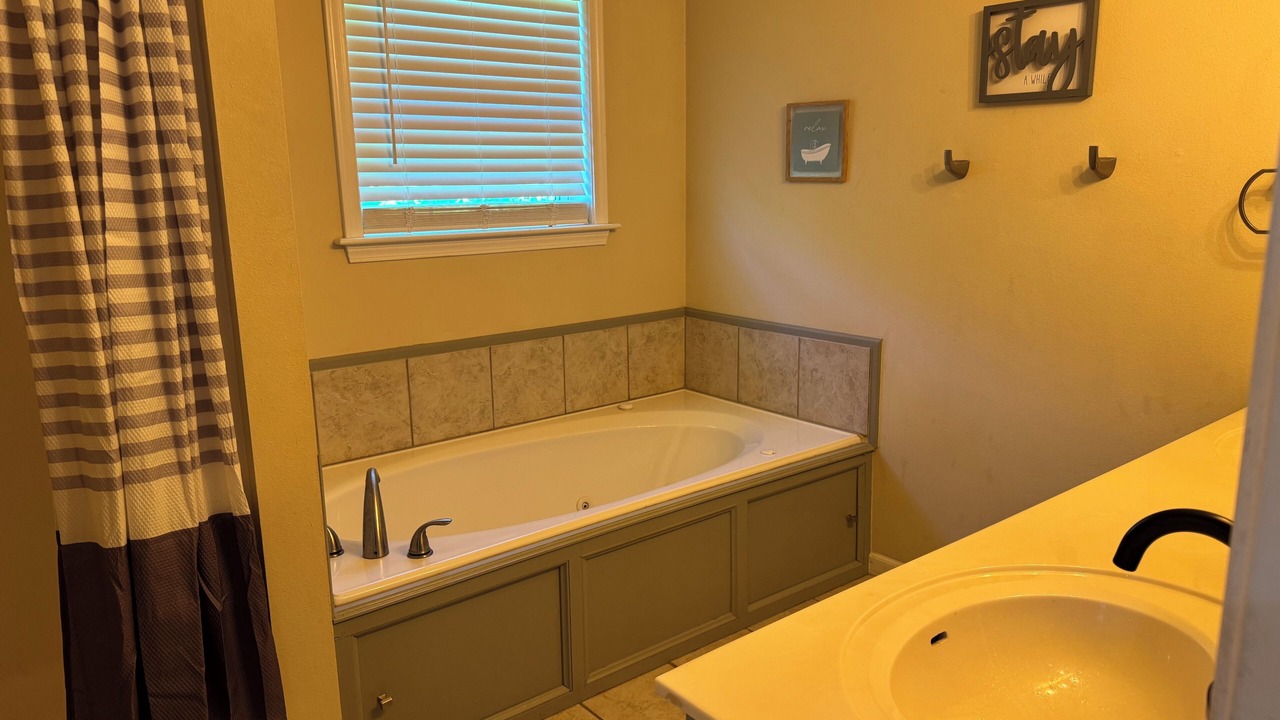Photo of Bathroom in St. Robert