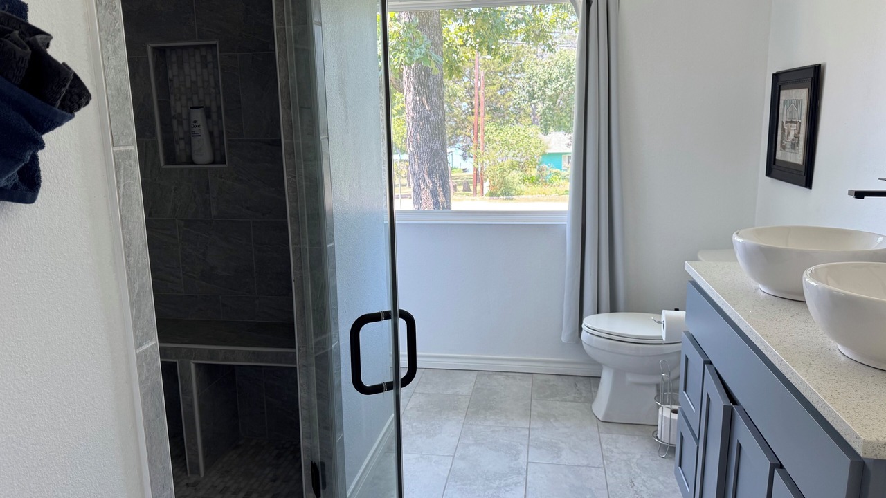 Photo of Bathroom in Murchison